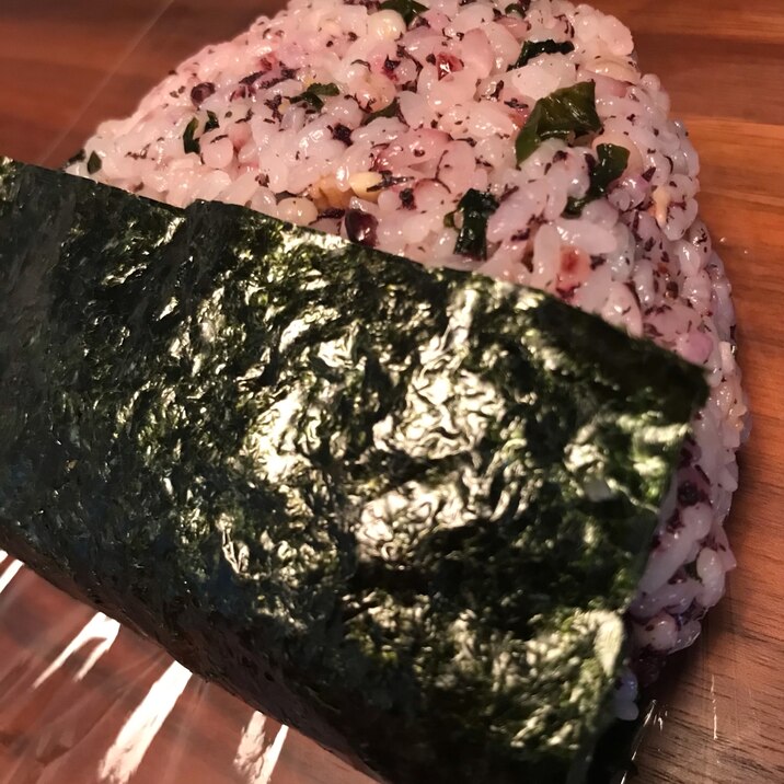 爆食おにぎり！海苔で包み込んで♡